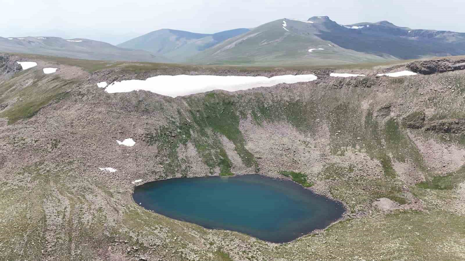 DOĞA TUTKUNLARININ YENİ GÖZDESİ: ERZURUM’UN SAKLI GÜZELLİĞİ ‘MESCİT DAĞI’ KEŞFEDİLMEYİ BEKLİYOR