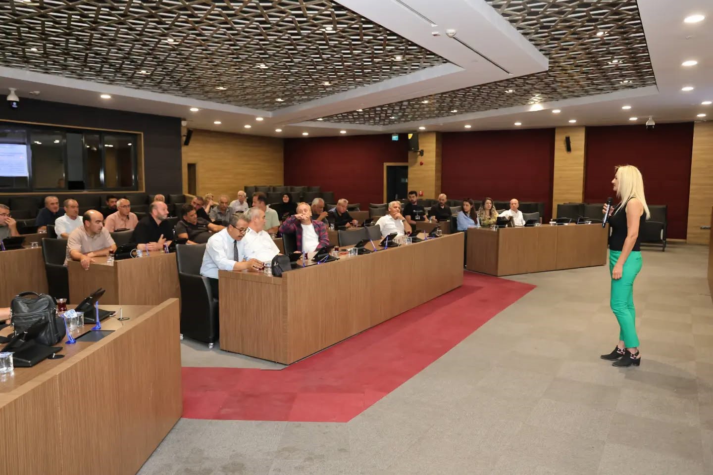 KÜTAHYA’DA MAHALLE MUHTARLARINA ’DEPOZİTO YÖNETİM SİSTEMİ’ TANITILDI