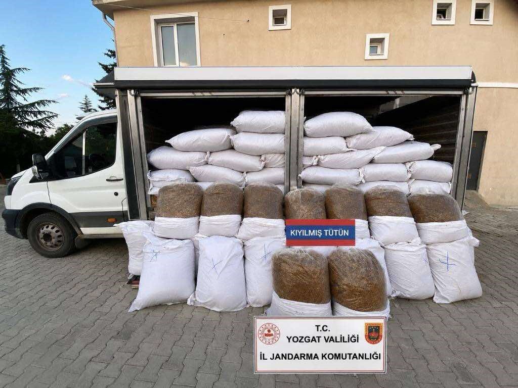 YOZGAT’TA PİYASA DEĞERİ 1 MİLYON 440 BİN LİRA OLAN KAÇAK TÜTÜN ELE GEÇİRİLDİ