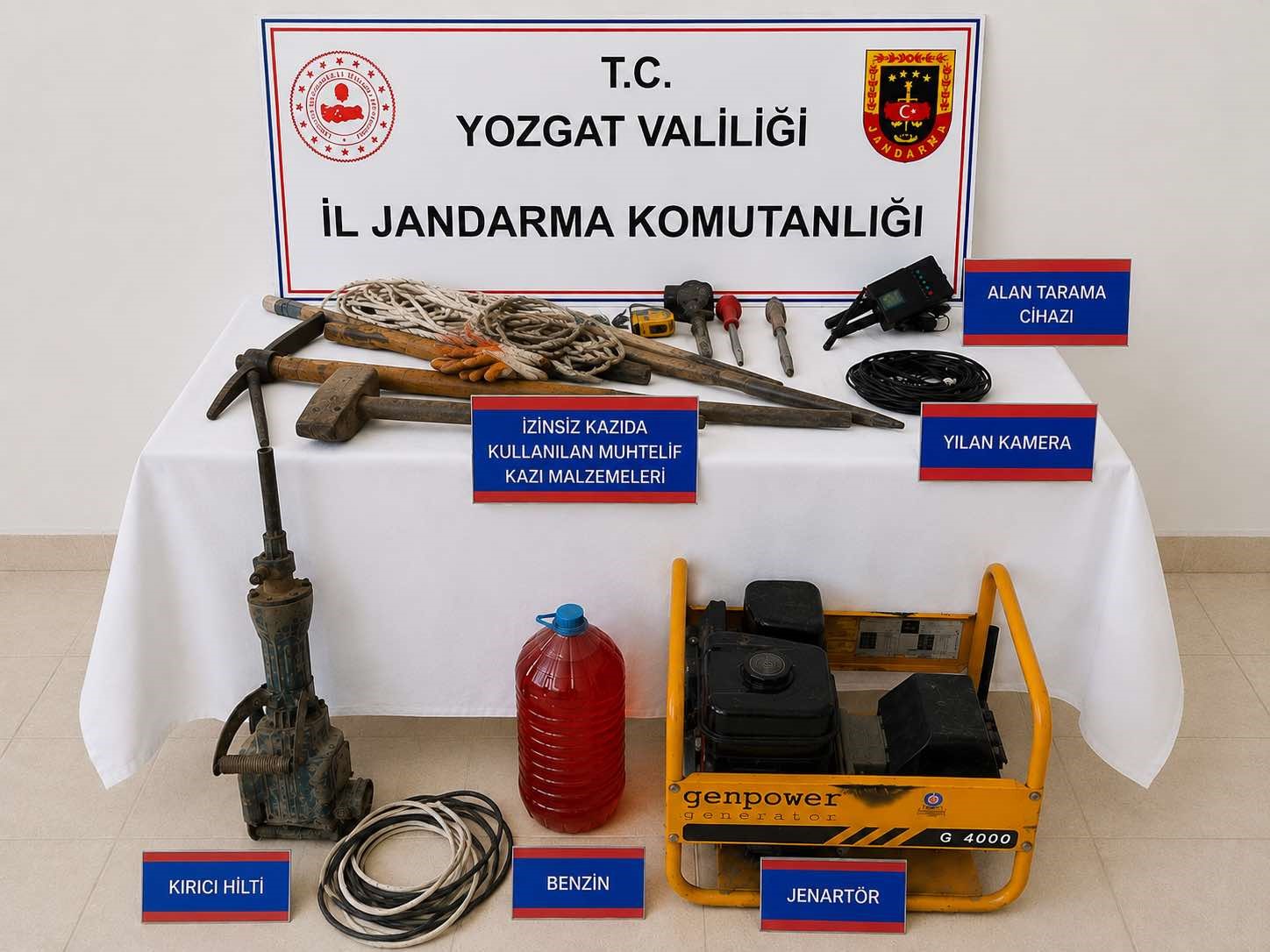 YOZGAT’TAKİ KAÇAK KAZIDA ÇEŞİTLİ MALZEMELER ELE GEÇİRİLDİ