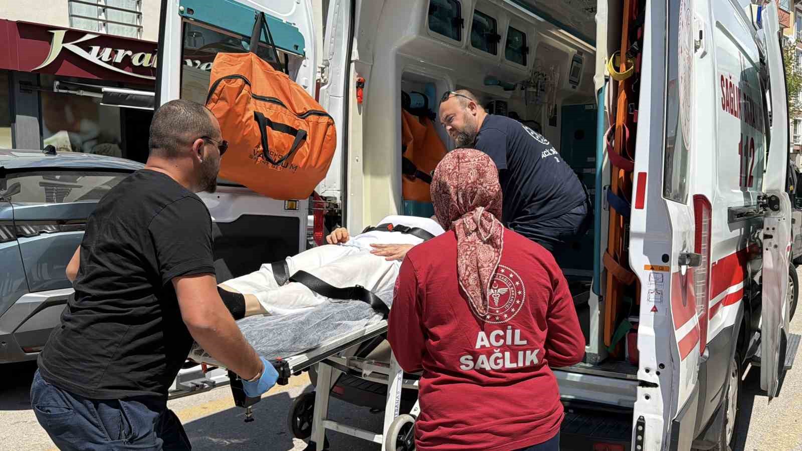 BOLU’DA HAMUR MAKİNESİNE KAPTIRDIĞI ELİ BİLEĞİNDEN KOPTU: İŞÇİLER FENALIK GEÇİRDİ