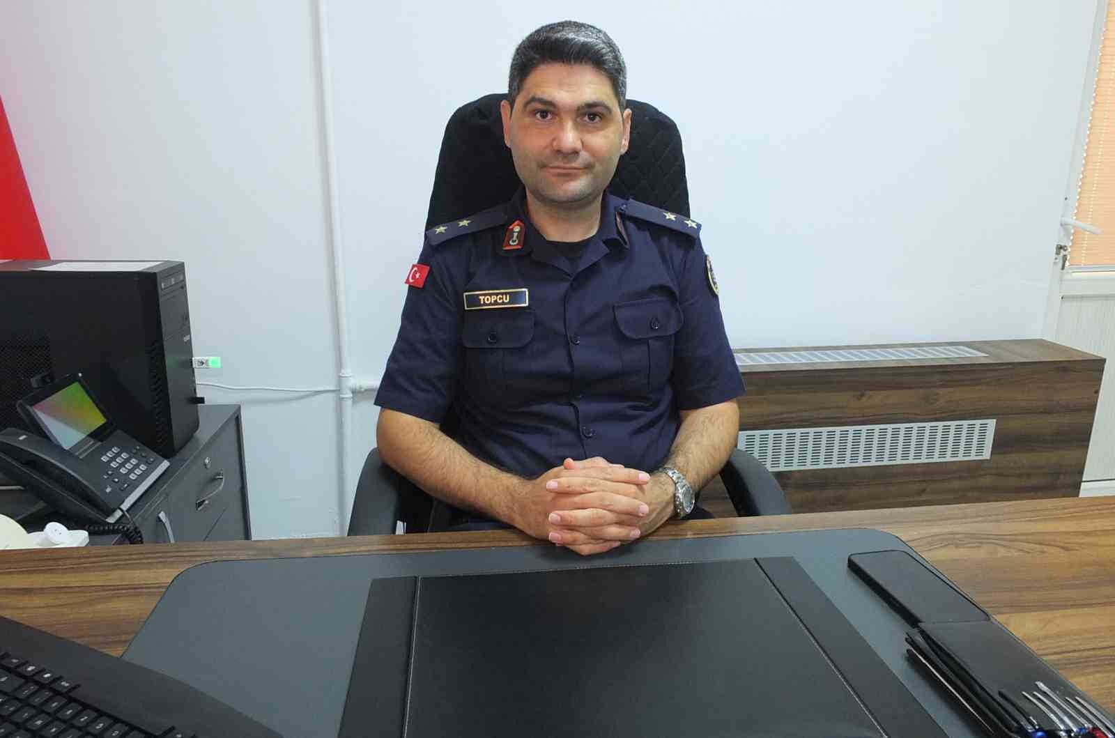 BURHANİYE’DE JANDARMA KOMUTANI TOPÇU GÖREVİNE BAŞLADI
