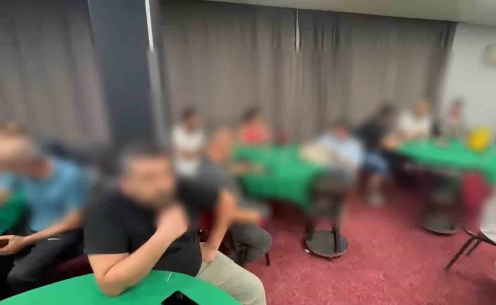 MANİSA’DA DÜĞÜN SALONU GÖRÜNÜMLÜ KUMARHANEYE BASKIN