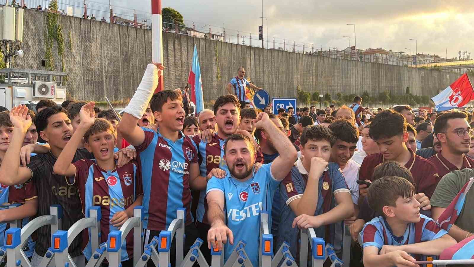 TRABZON’DA SALAH ÇILGINLIĞI