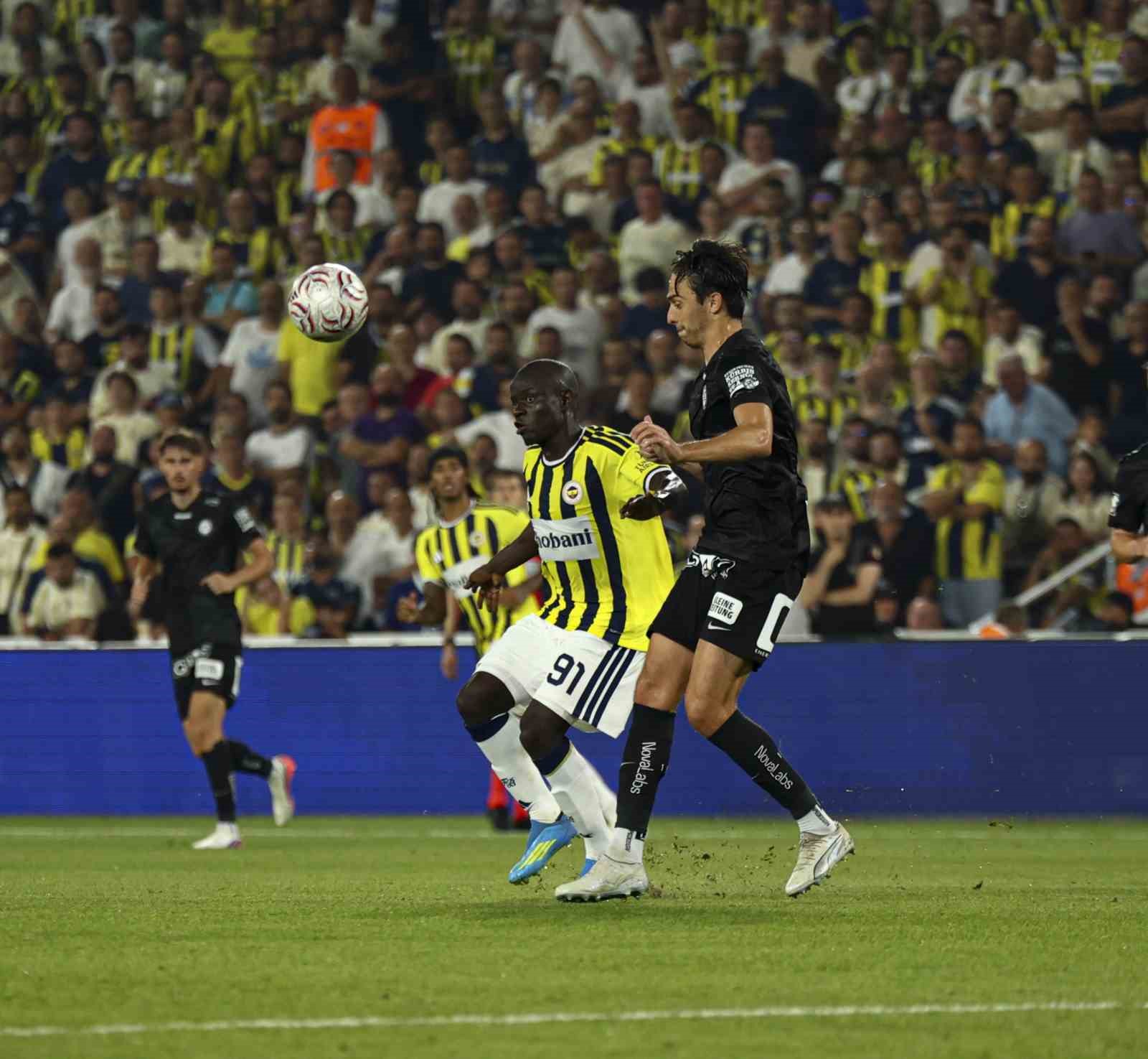 UEFA ŞAMPİYONLAR LİGİ: FENERBAHÇE: 2 - STURM GRAZ: 0 (İLK YARI)