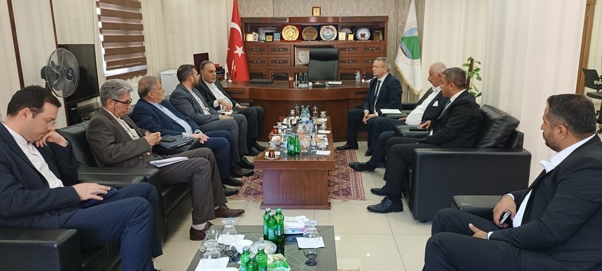 İRAN BÜYÜKELÇİSİ HABİBOLLAHZADEH’TEN HAKKÂRİ’DE EKONOMİ TEMASLARI