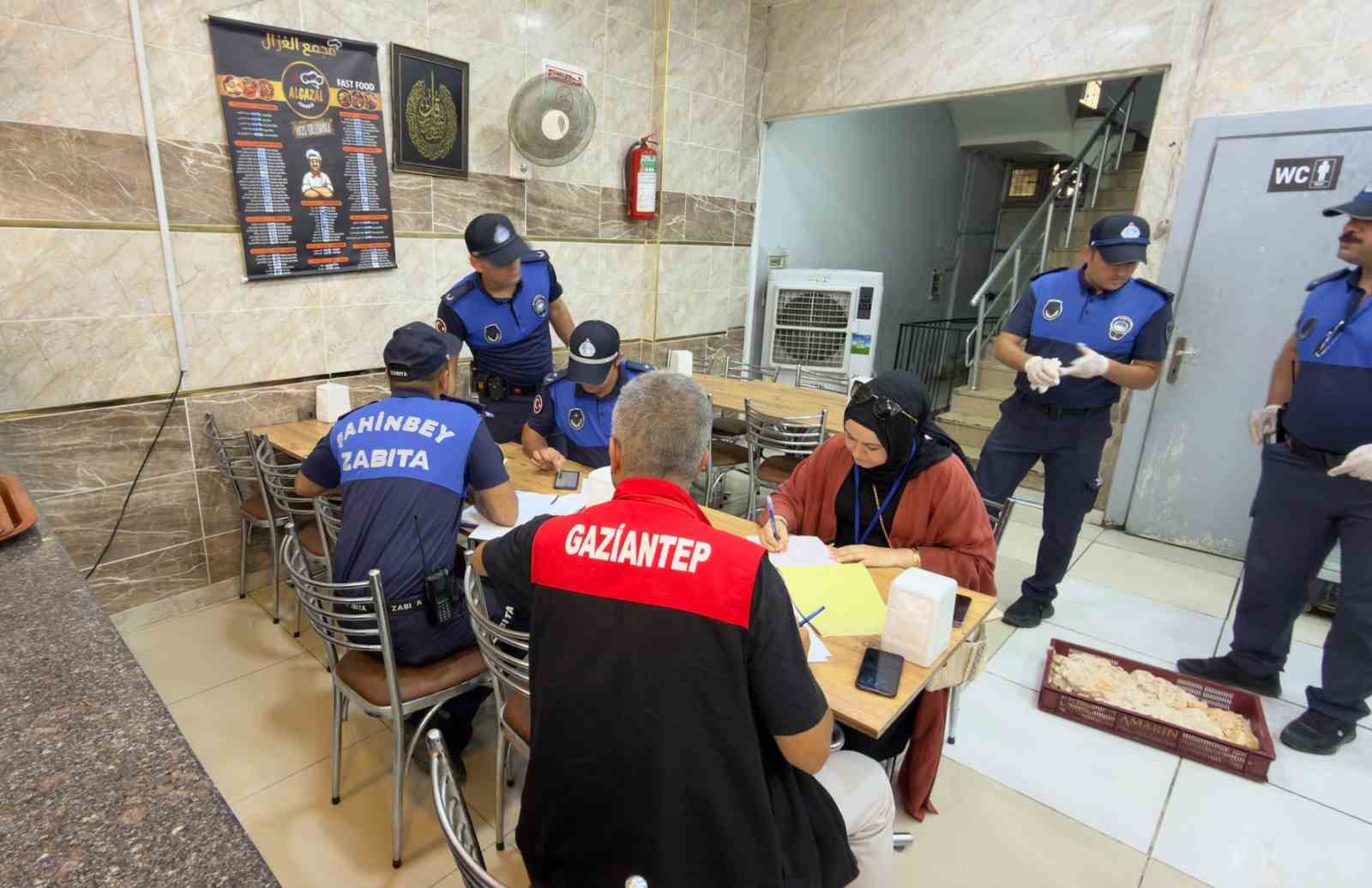 ŞAHİNBEY BELEDİYESİ TARAFINDAN YAPILAN DENETİMLERDE 703 KİLOGRAM BOZUK ET ELE GEÇİRİLDİ