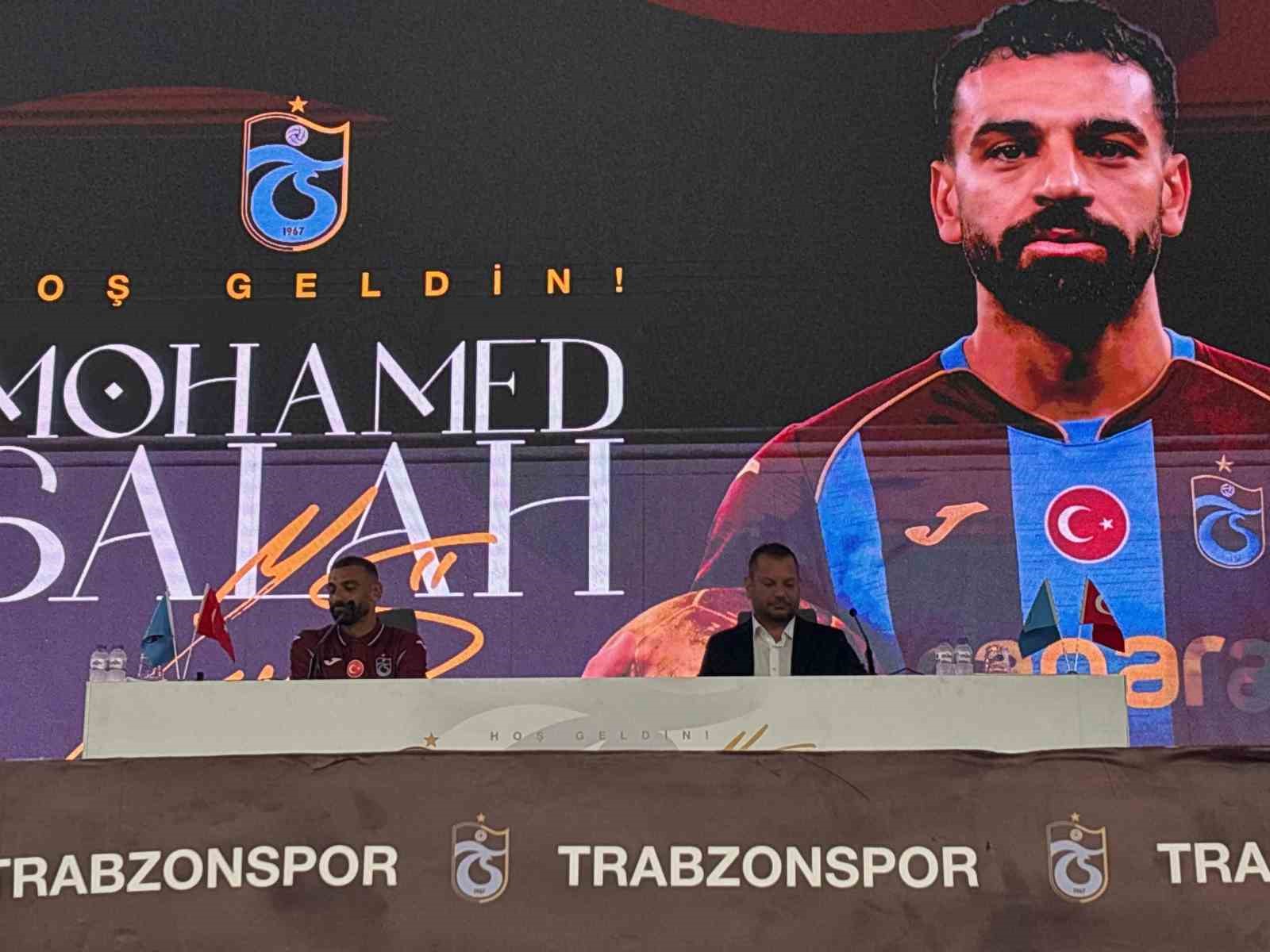 TRABZONSPOR’DA SALAH YAKLAŞIK 30 BİN TARAFTAR ÖNÜNDE İMZA ATTI