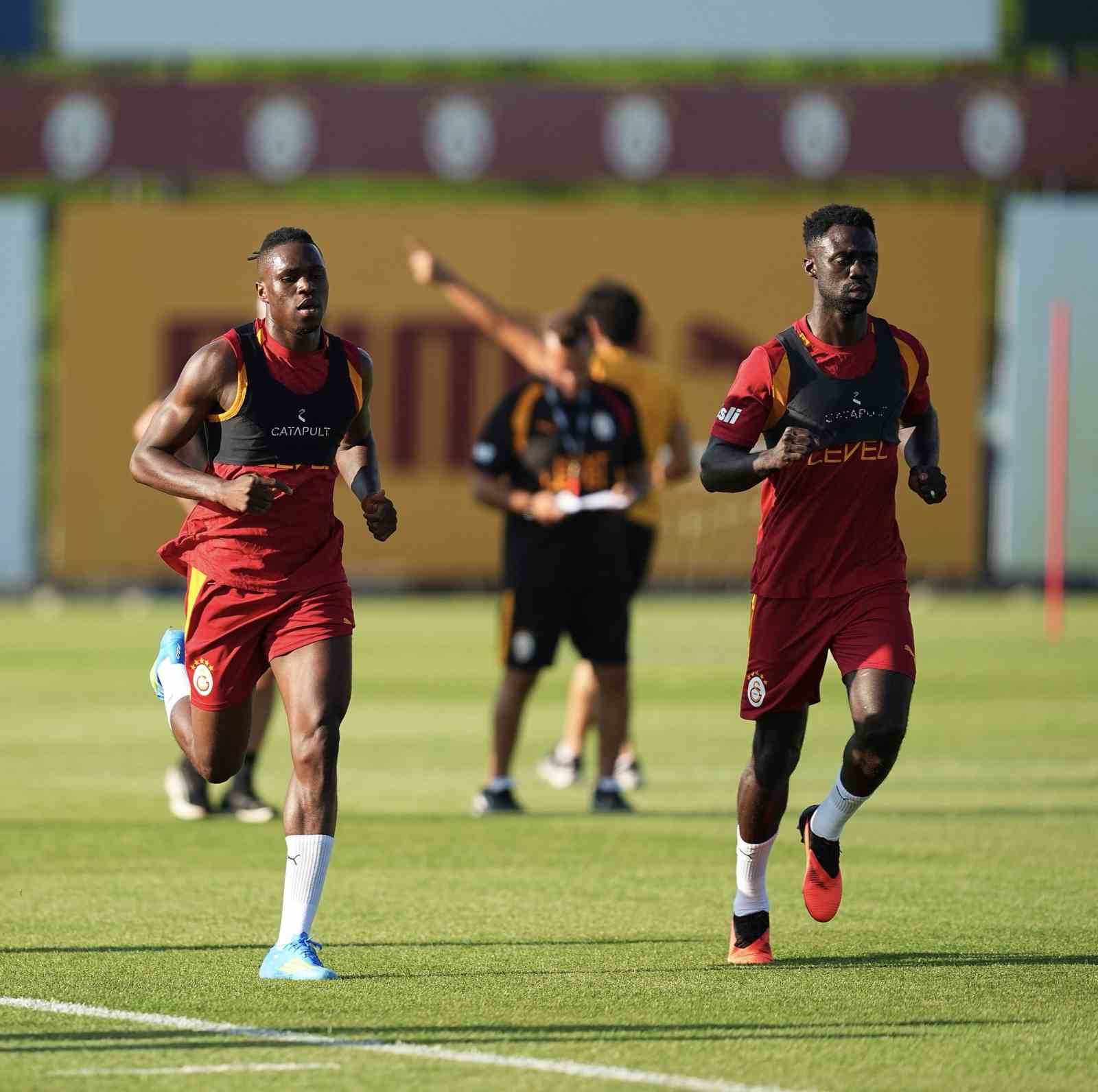 GALATASARAY YENİ SEZON HAZIRLIKLARINA DEVAM EDİYOR