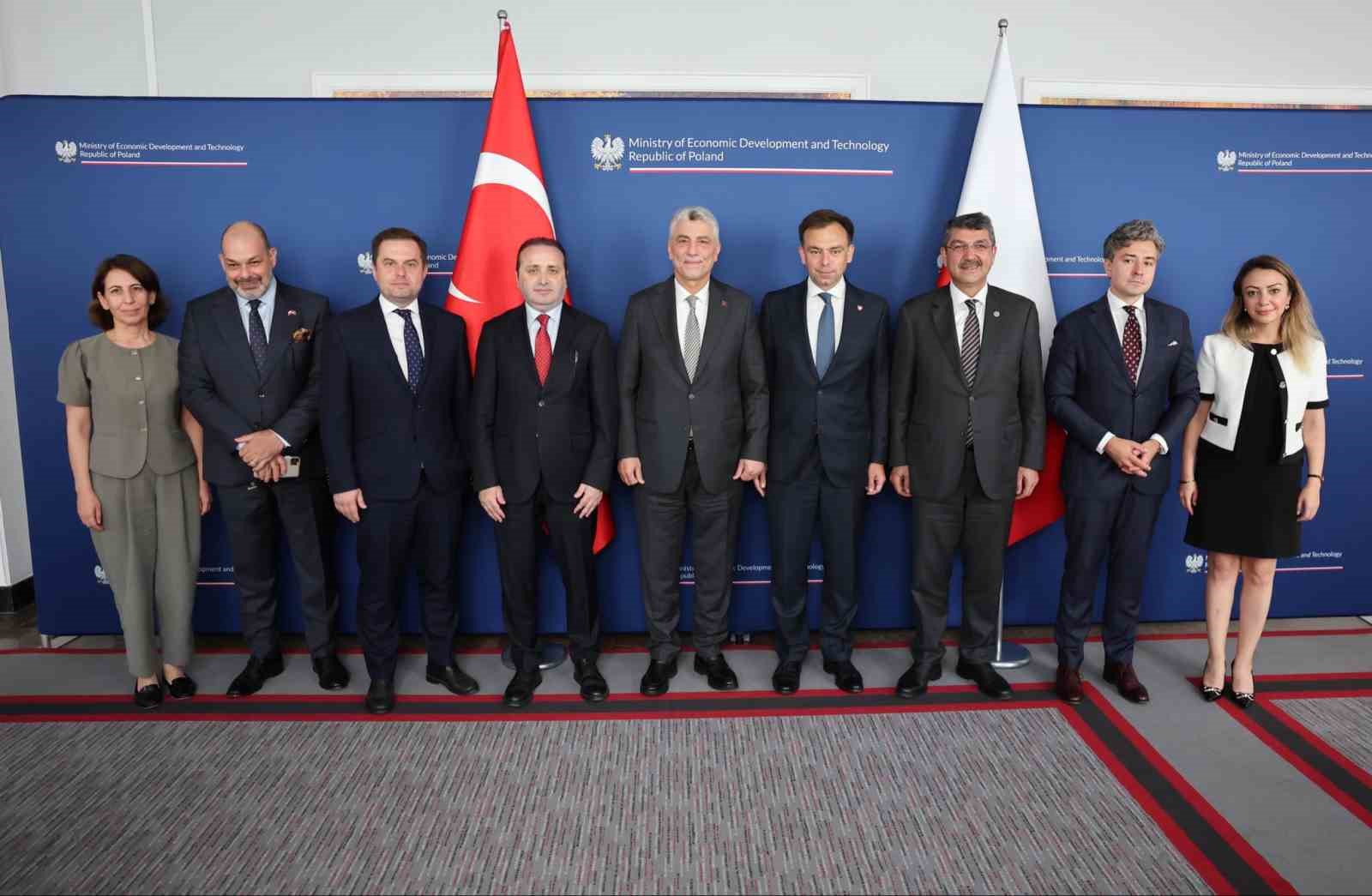 TİCARET BAKANI BOLAT, POLONYA MALİYE BAKANI DOMANSKİ İLE BİR ARAYA GELDİ