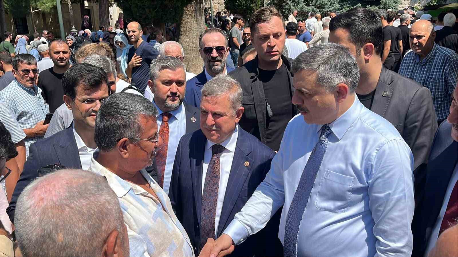 İÇİŞLERİ BAKANI ÇİFTÇİ, CUMA VE CENAZE NAMAZLARINA KATILDI