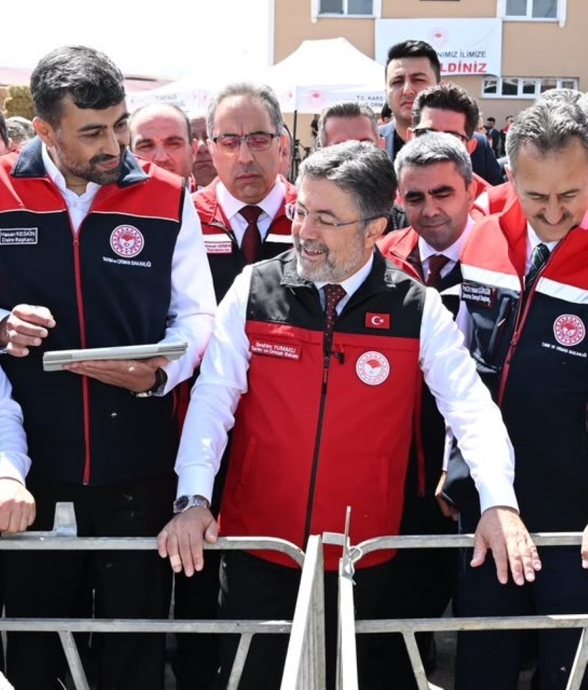 BAKAN YUMAKLI KARS’TA TARIM VE HAYVANCILIĞIN GÜCÜNÜ ANLATTI: BÜYÜKBAŞ VE KÜÇÜKBAŞ VARLIĞINDA ARTIŞ