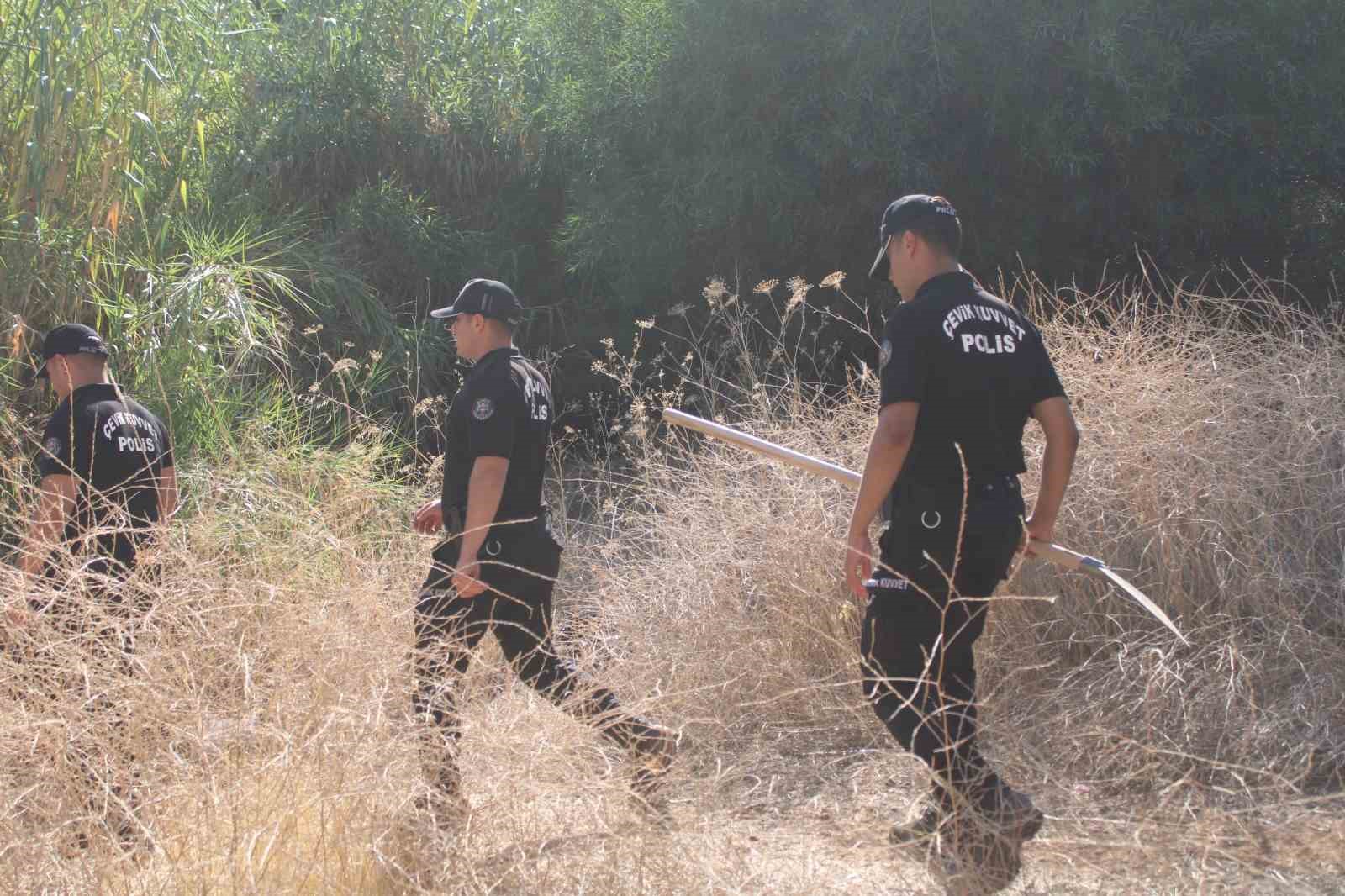 MARMARİS’TE FİRARİ FETÖ’CÜ KARATEPE’NİN GÖSTERDİĞİ 8 NOKTADA KEŞİF YAPILDI