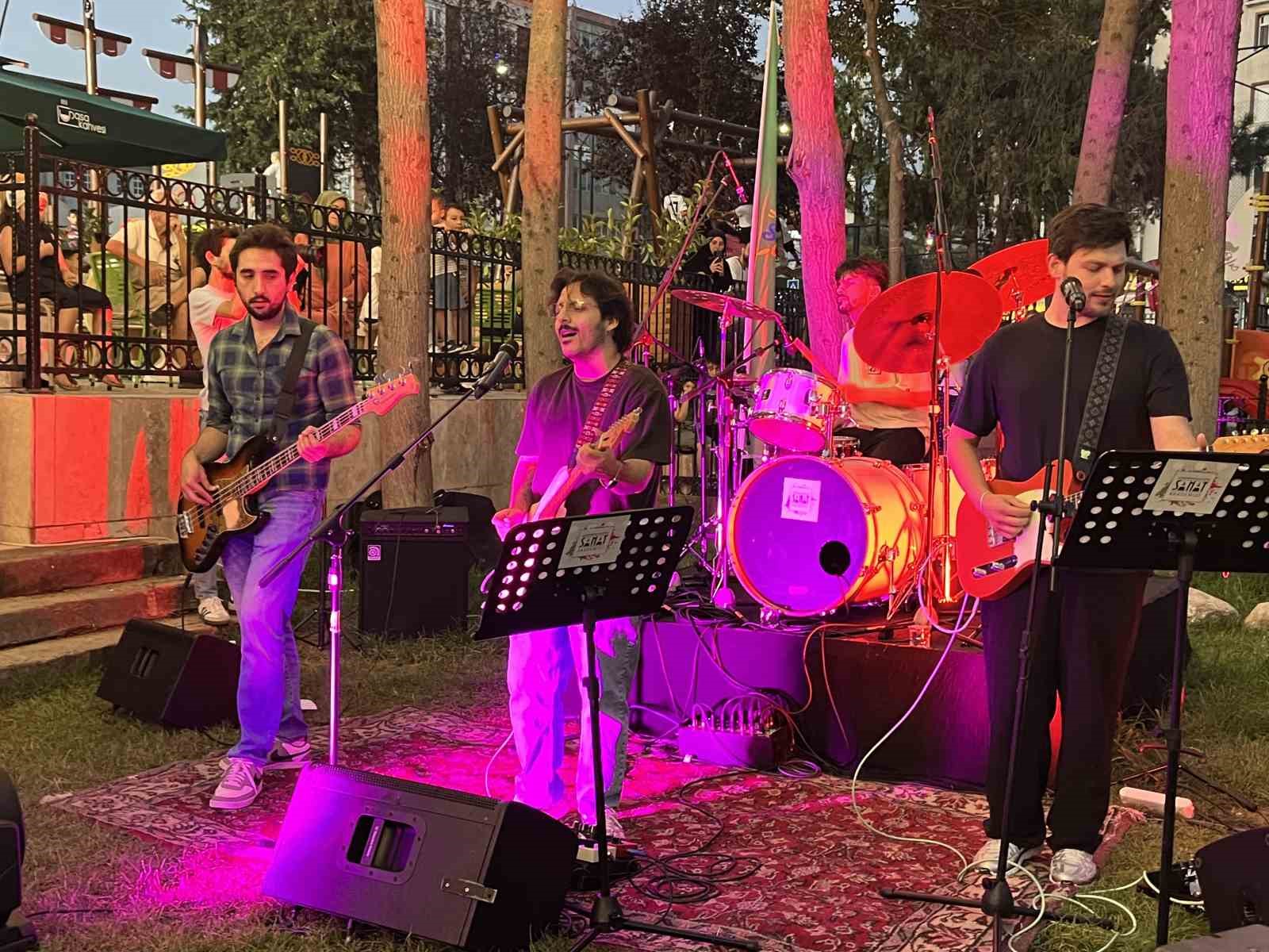 GAZİOSMANPAŞA’DA ERKİN KORAY VEFATININ ÜÇÜNCÜ YILINDA ANILDI