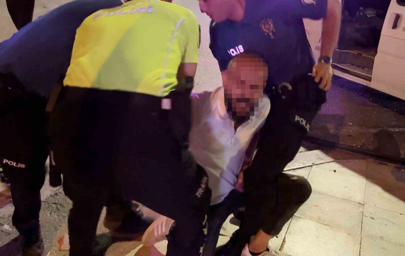 "KELEPÇE VURAMAZLAR, İMKANSIZ" DEDİ, KELEPÇELENİP GÖZALTINA ALINDI
