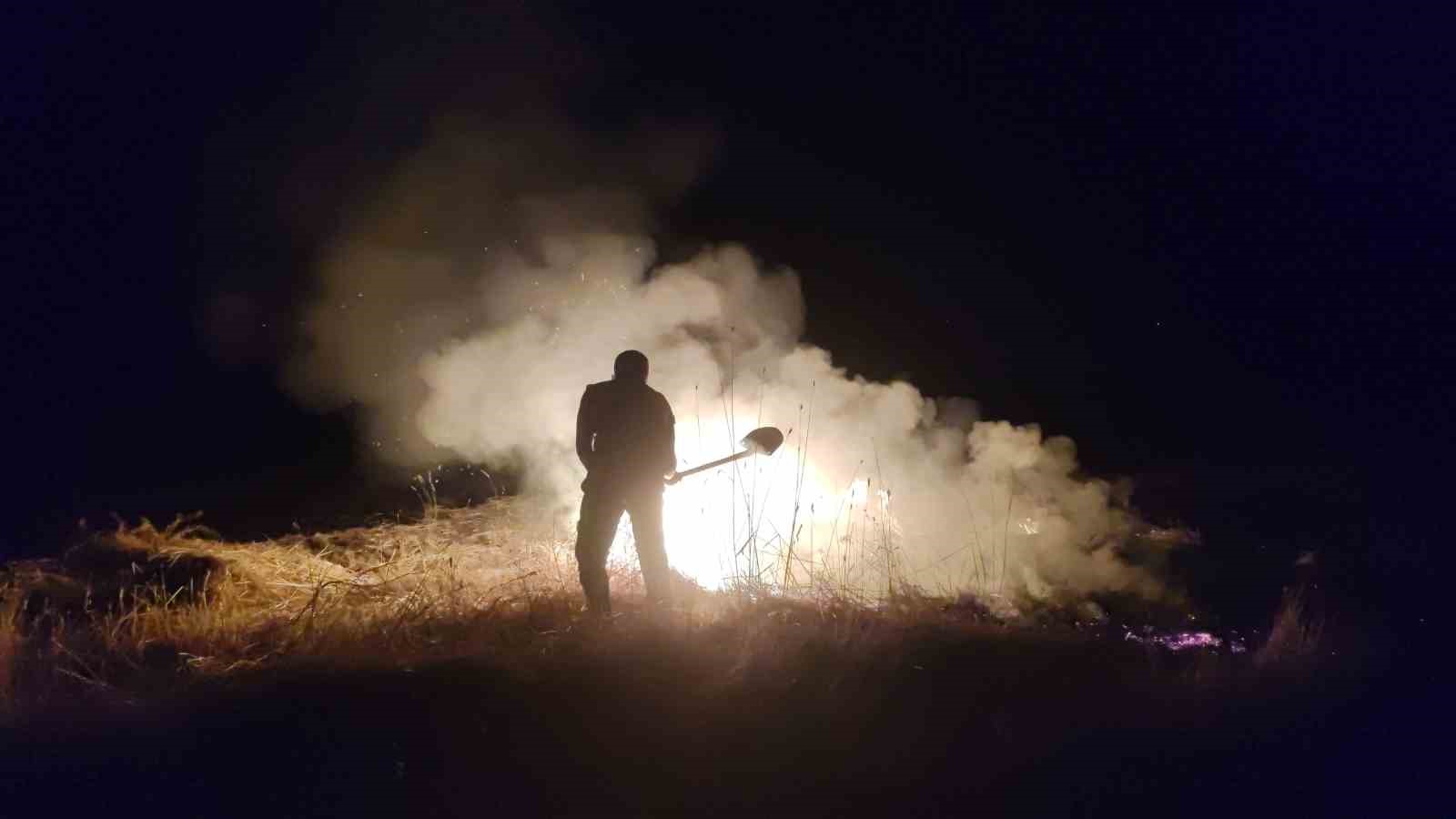 SİVAS’TA BUĞDAY TARLASINDA YANGIN: 20 DÖNÜM ALAN KÜLE DÖNDÜ