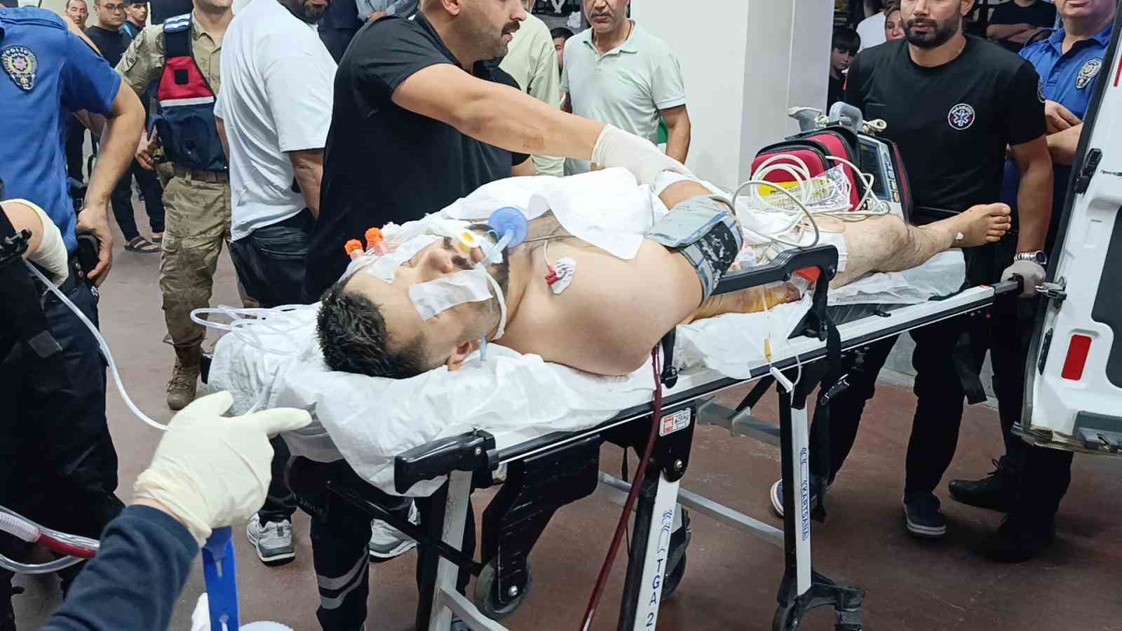 ŞANLIURFA’DA HASTANE BAHÇESİNDE SİLAHLI SALDIRI: 1’İ ÇOCUK 2 YARALI