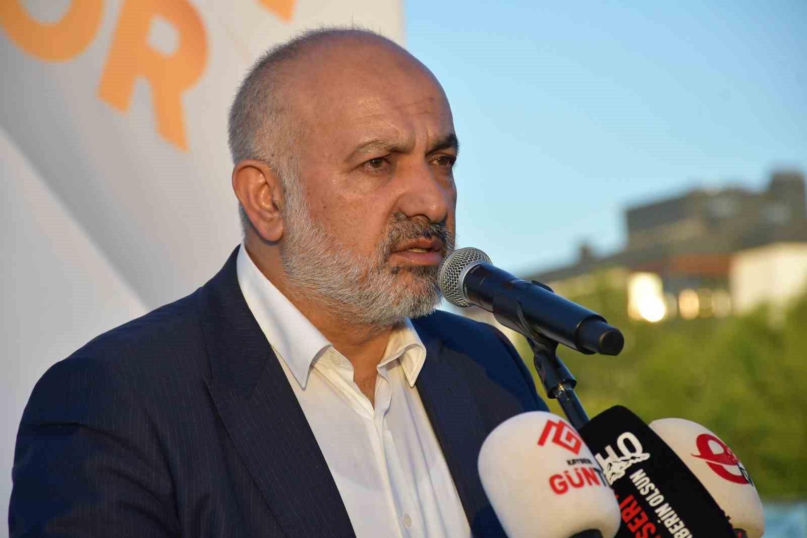 KAYSERİSPOR BAŞKANI ALİ ÇAMLI: "MUTLULUK YAŞIYORUZ"