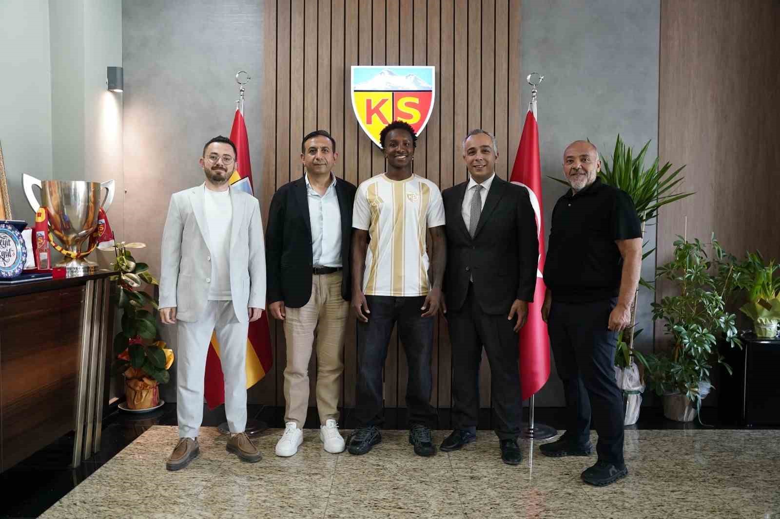 KAYSERİSPOR, 7 YABANCI TRANSFERİ AÇIKLADI