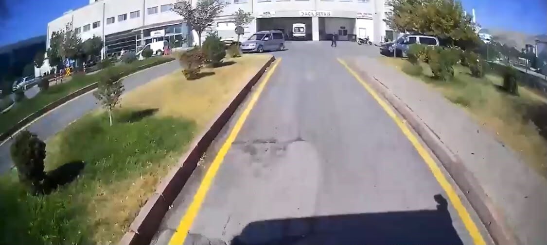 MALATYA’DA FENALAŞAN YOLCUYU OTOBÜS ŞOFÖRÜ HASTANEYE YETİŞTİRDİ