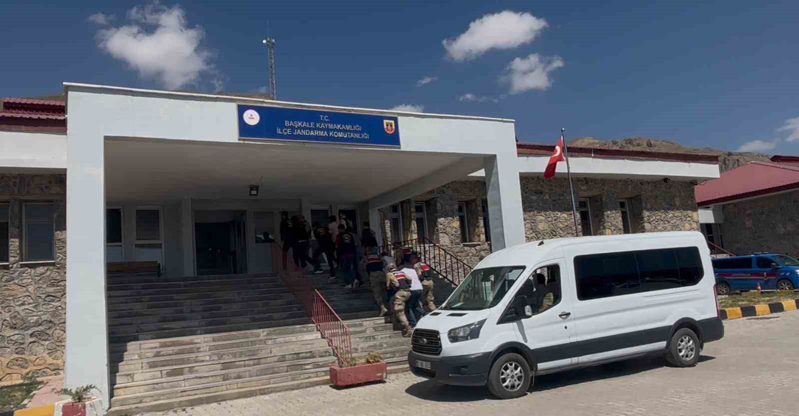 BAKAN GÜRLEK’TEN 2 OLAY İÇİN AYDINLATMA PAYLAŞIMI