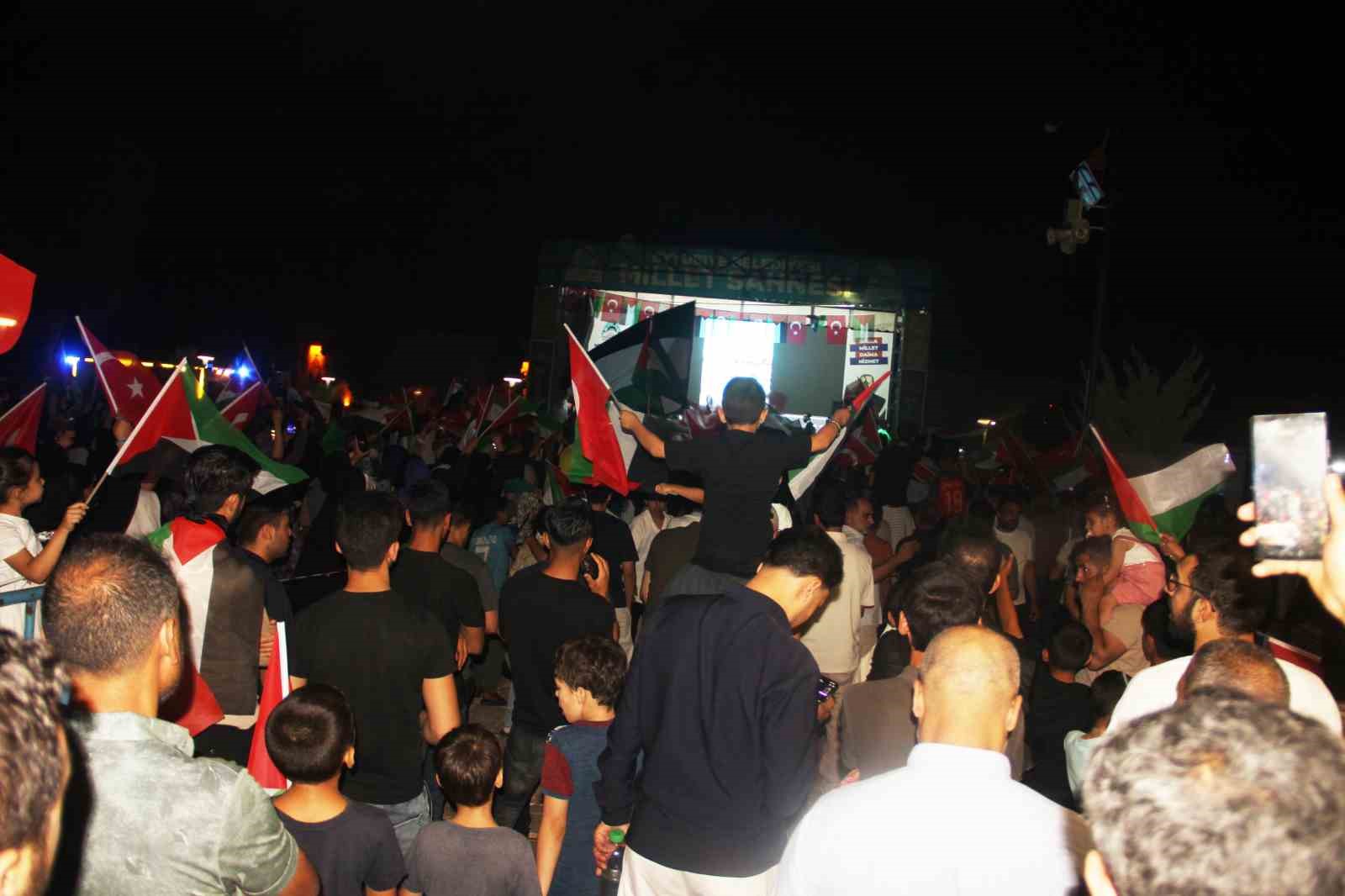 ŞANLIURFA’DA "FİLİSTİN KONVOYU" MİTİNGİNE YOĞUN İLGİ