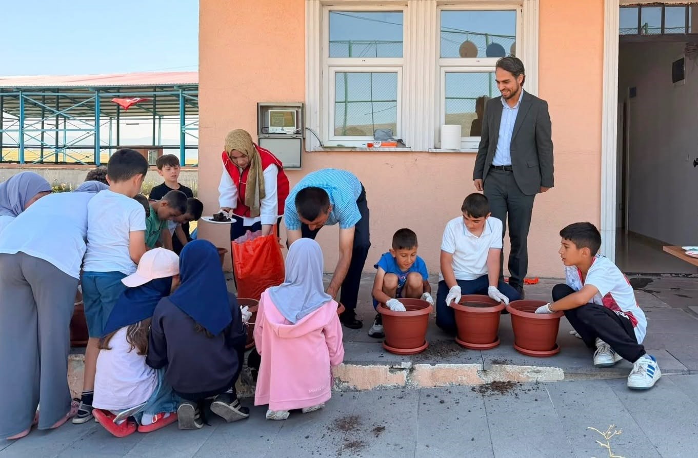 ÇILDIR’DA "YEŞEREN ELLER" PROJESİ HAYATA GEÇİRİLDİ