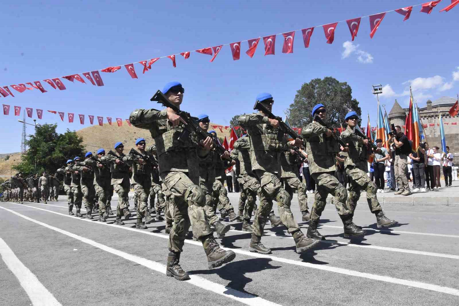 BİTLİS’İN KURTULUŞUNUN 110. YIL DÖNÜMÜ TÖRENLERLE KUTLANDI