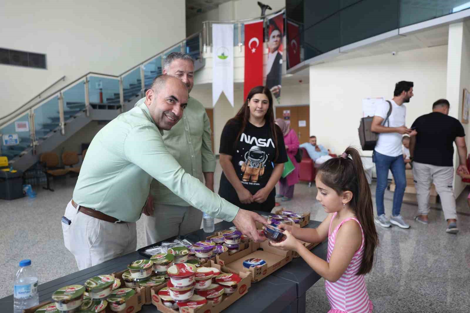 OSMANGAZİ’DE GELECEĞİN YÜZÜCÜLERİ SERTİFİKALARINI ALDI