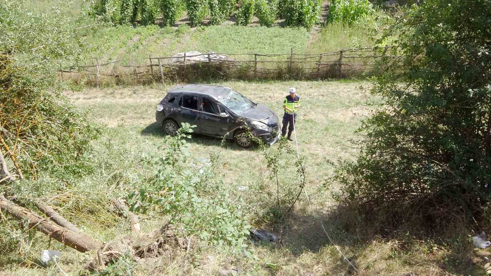 KASTAMONU’DA OTOMOBİL ŞARAMPOLE UÇTU: 4 YARALI
