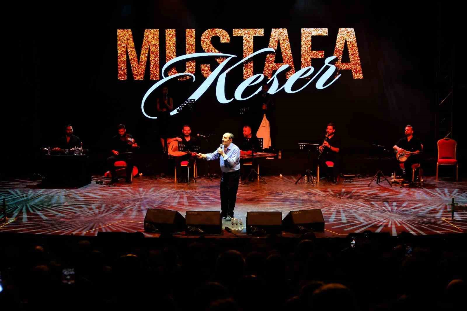 MUSTAFA KESER’DEN MÜZİK VE KAHKAHA DOLU GECE