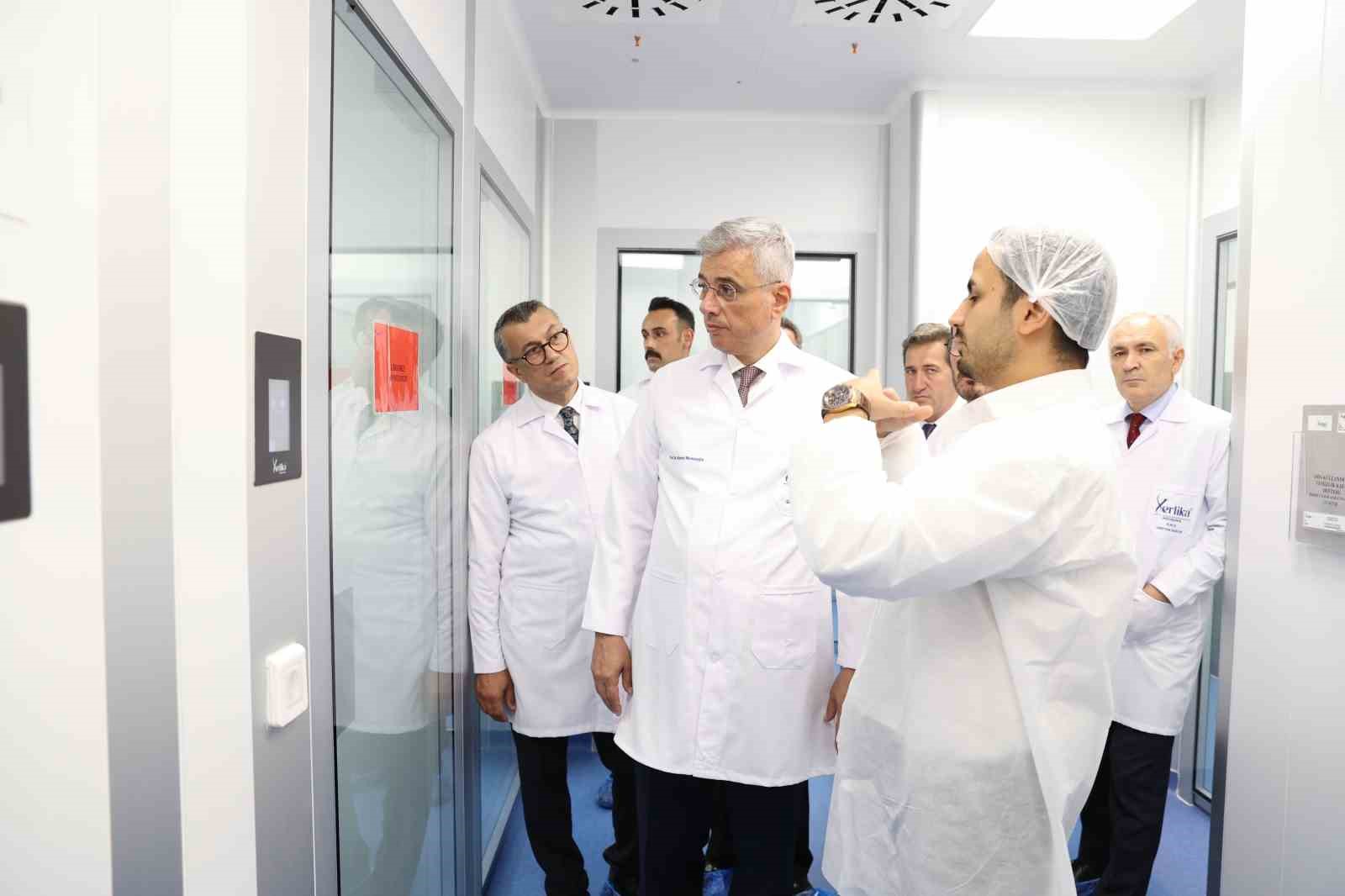 BAKAN MEMİŞOĞLU: "TÜRKİYE, SAĞLIK HİZMETLERİNDE DÜNYA ÇAPINDA GÜVEN ENDEKSİ ÇOK YÜKSELMİŞ BİR ÜLKEDİR"