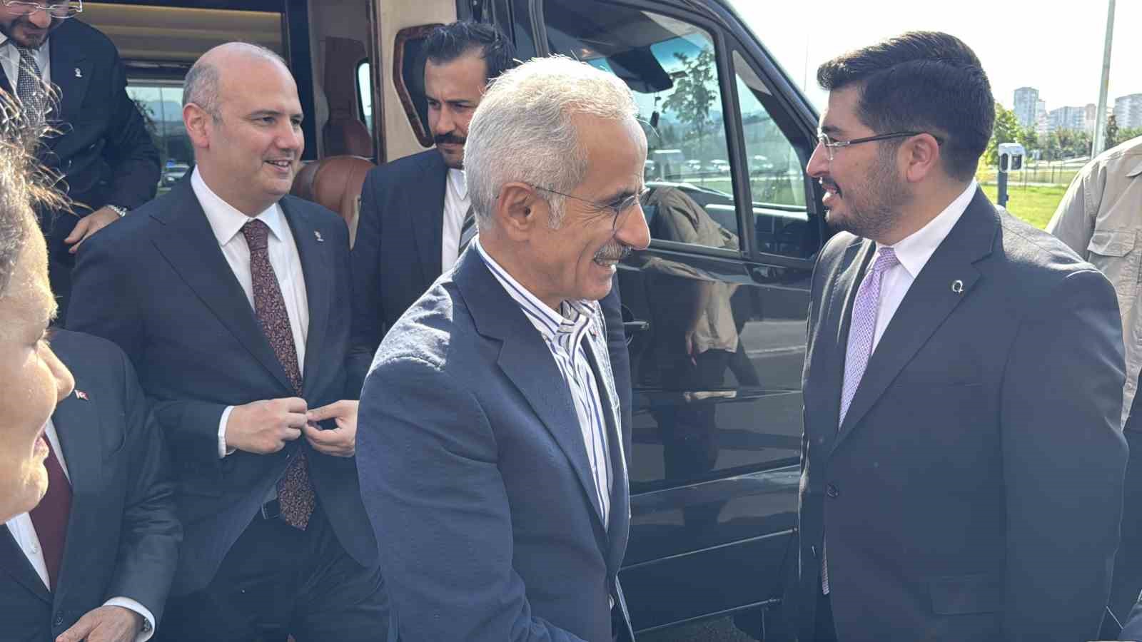 BAKAN URALOĞLU, KAYSERİ’DE GENÇLERLE BULUŞTU