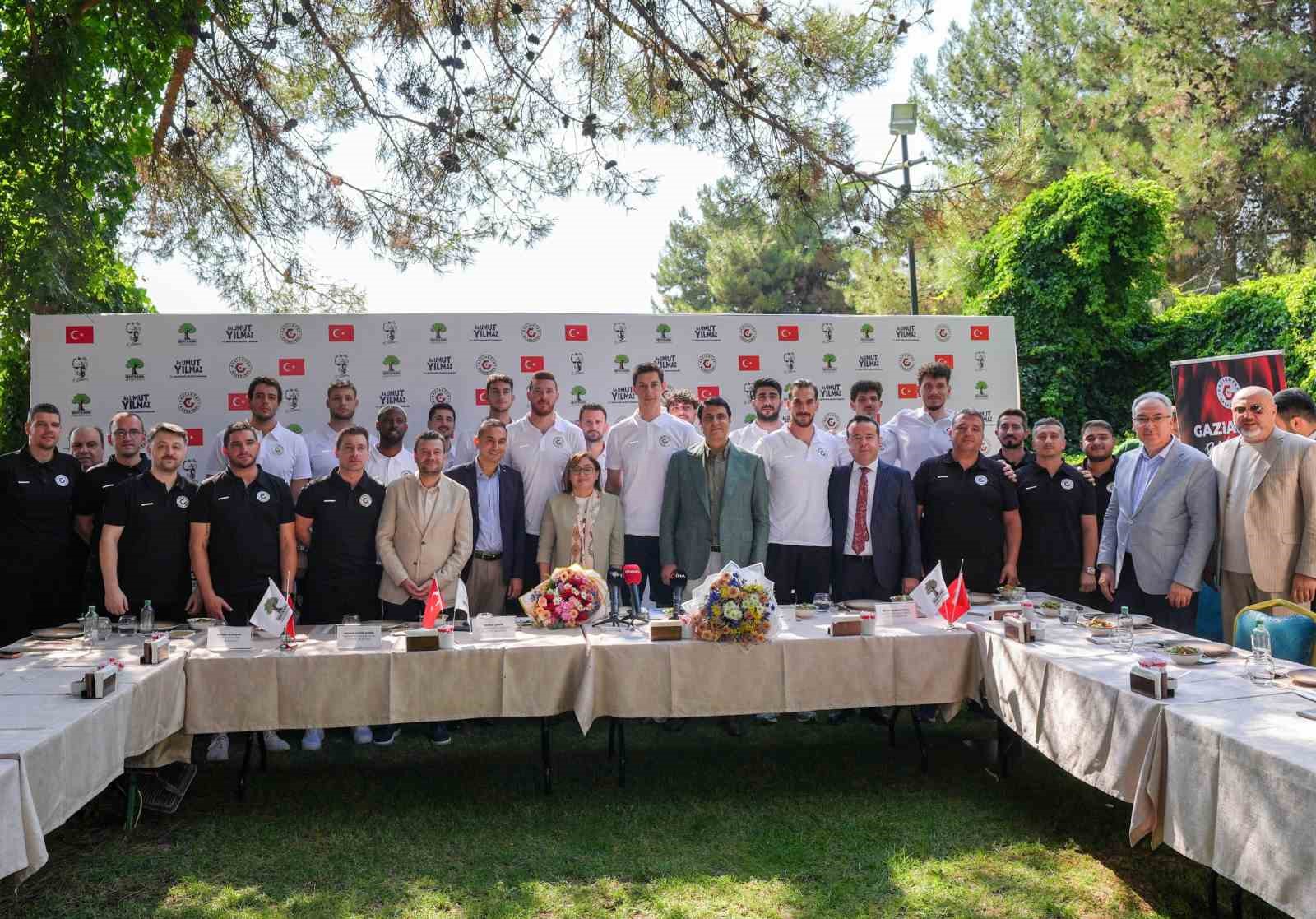 GAZİANTEP BASKETBOL, ŞEHİTKAMİL BELEDİYESİ’NE DEVREDİLDİ