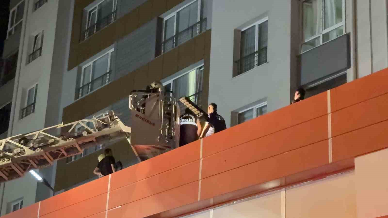 KAYSERİ’DE 13. KATTA YANGIN: BALKONDAN DÜŞEN EV SAHİBİ HAYATINI KAYBETTİ