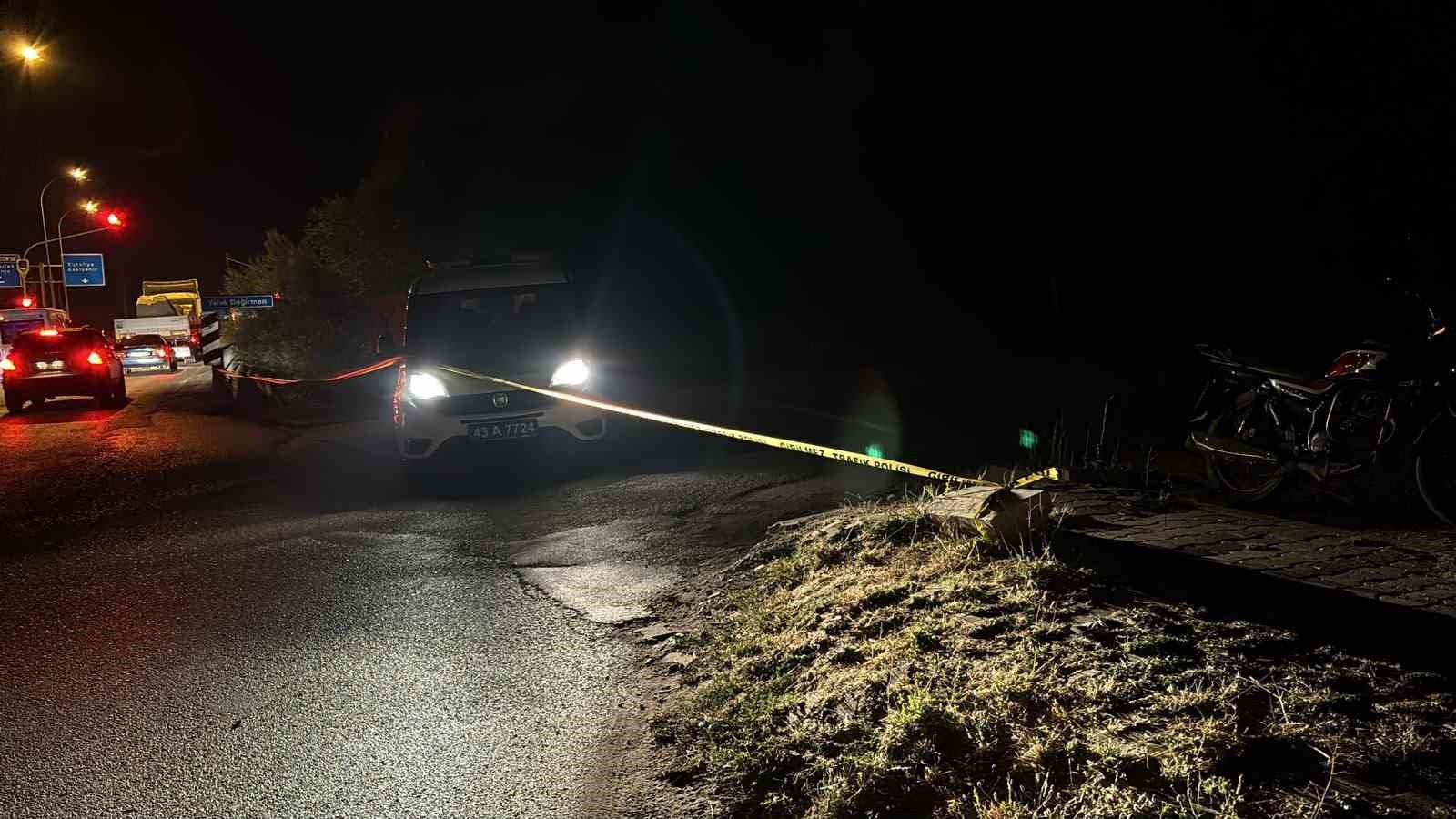 TAVŞANLI’DA AKRABA AİLELER ARASINDA BIÇAKLI VE SOPALI KAVGA: 2 YARALI