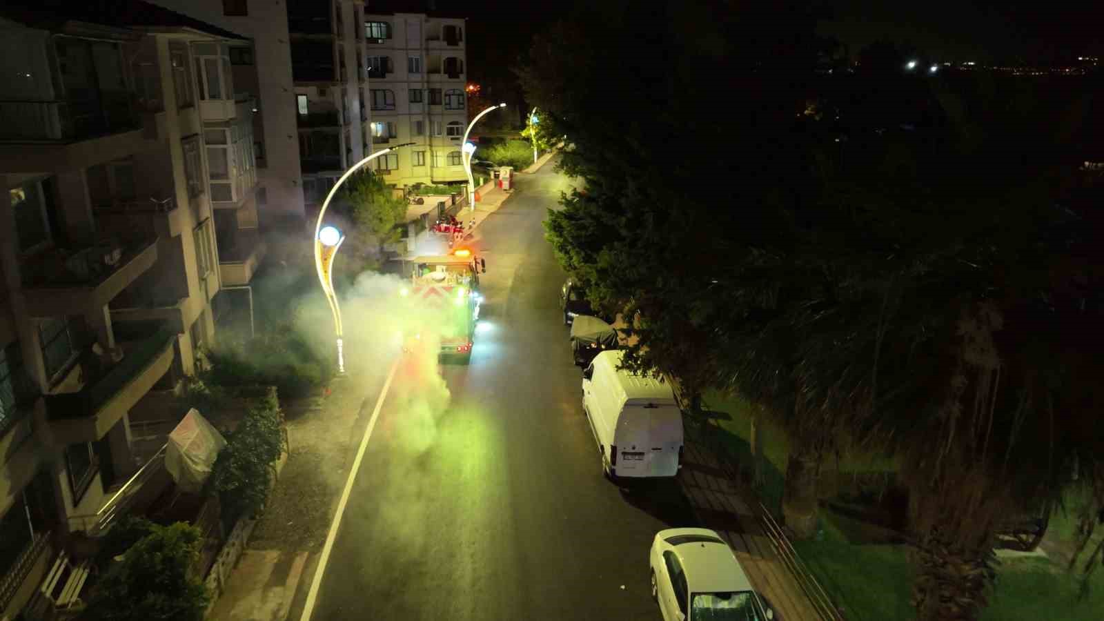 KARAMÜRSEL’DEKİ 1,2 KİLOMETRELİK CADDEDE ÜSTYAPI ÇALIŞMALARI TAMAMLANDI