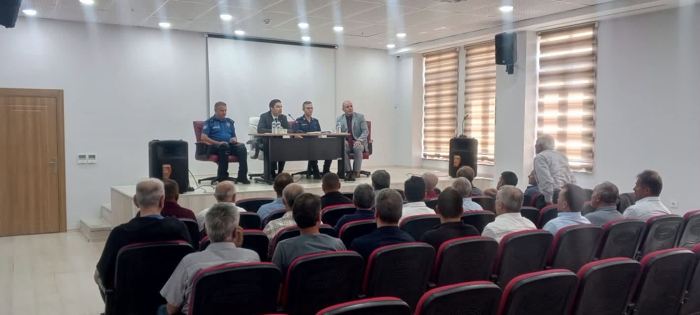 AYDINTEPE’DE MUHTARLARLA İSTİŞARE TOPLANTISI YAPILDI, PAZAR ESNAFI ZİYARET EDİLDİ