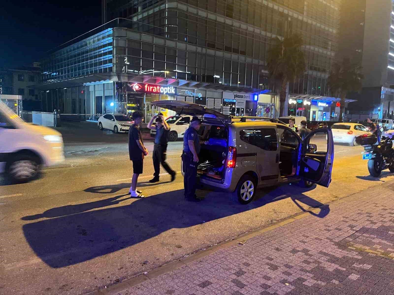BURSA’DA HUZUR UYGULAMASI: 21 ARANAN ŞAHIS YAKALANDI, 388 BİN TL CEZA KESİLDİ