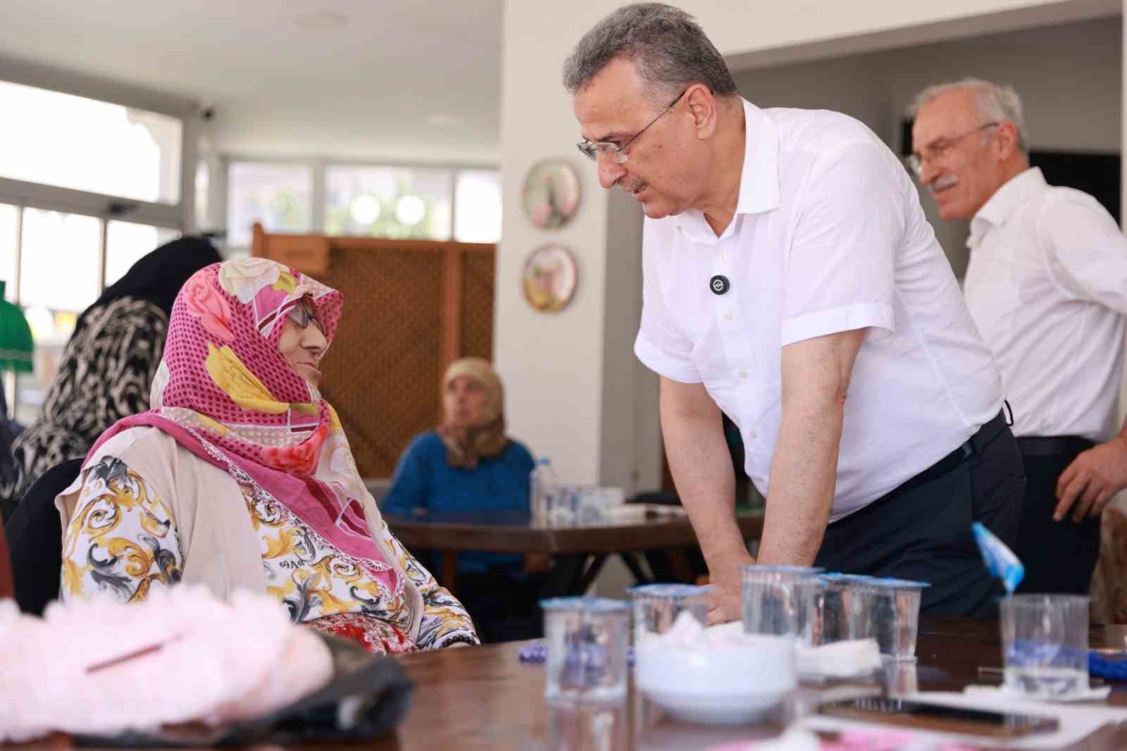 BAŞKAN KURNAZ: "BÜYÜKLERİMİZ GÖZ BEBEĞİMİZDİR"