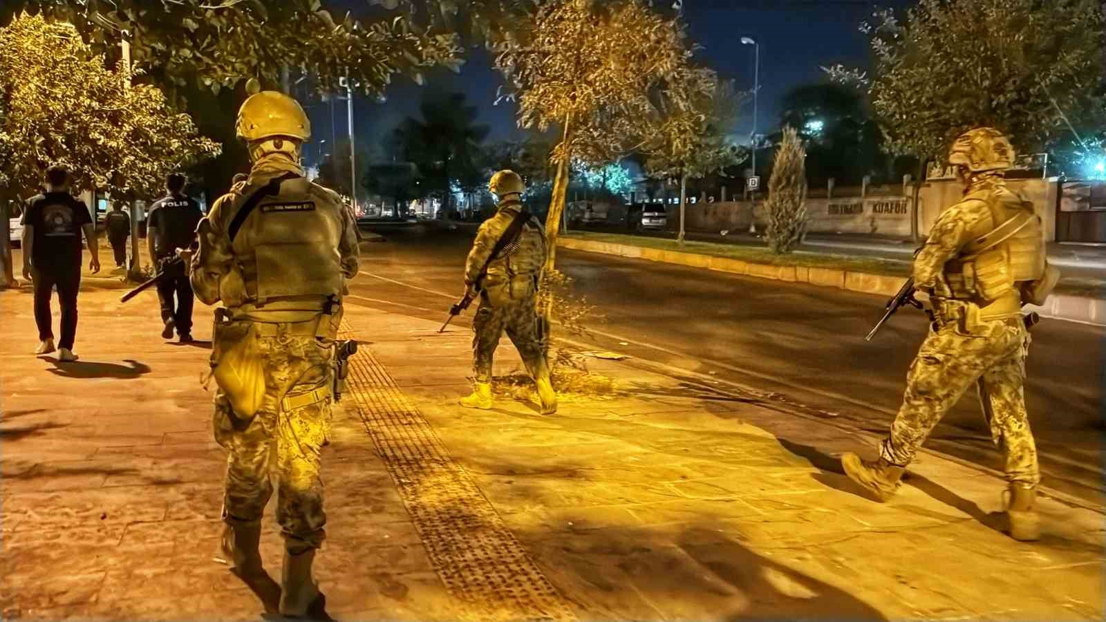 DİYARBAKIR’DA DÖRT MAHALLEDE ÖZEL HAREKAT POLİSİ DESTEKLİ "ŞOK" UYGULAMA