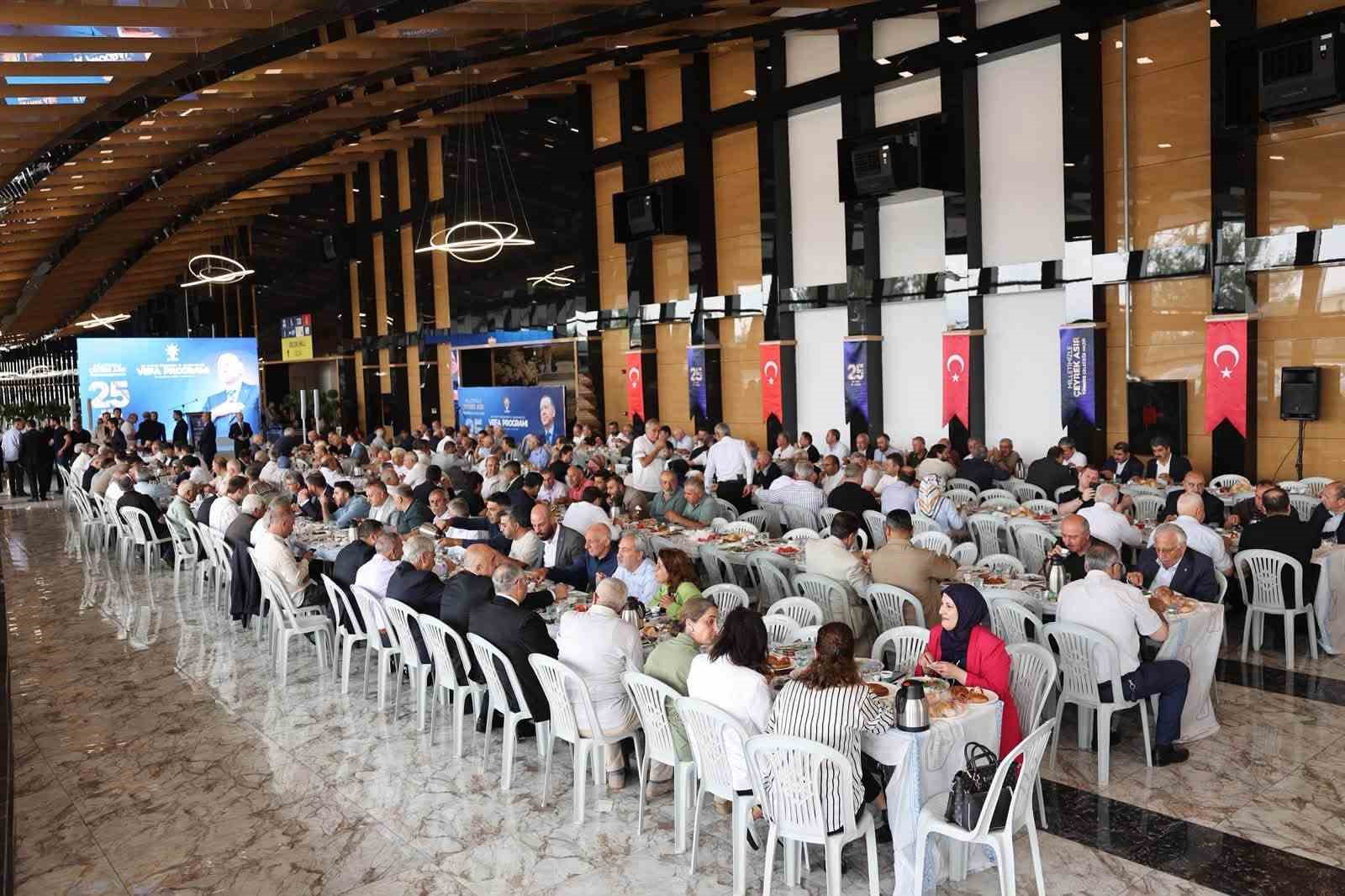 AK PARTİ’DEN VEFA PROGRAMI
