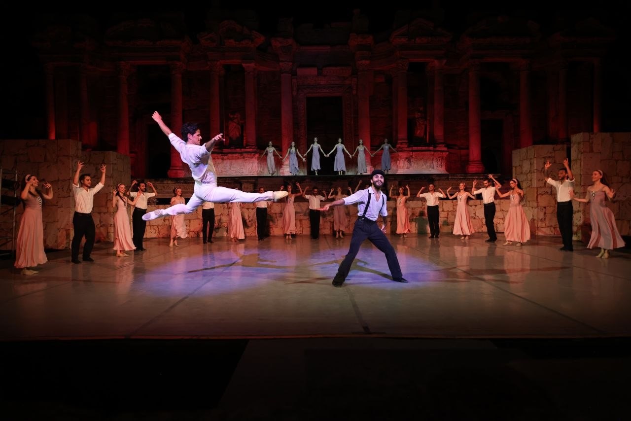 "ZORBA" BALESİ HİERAPOLİS’TE SAHNELENDİ
