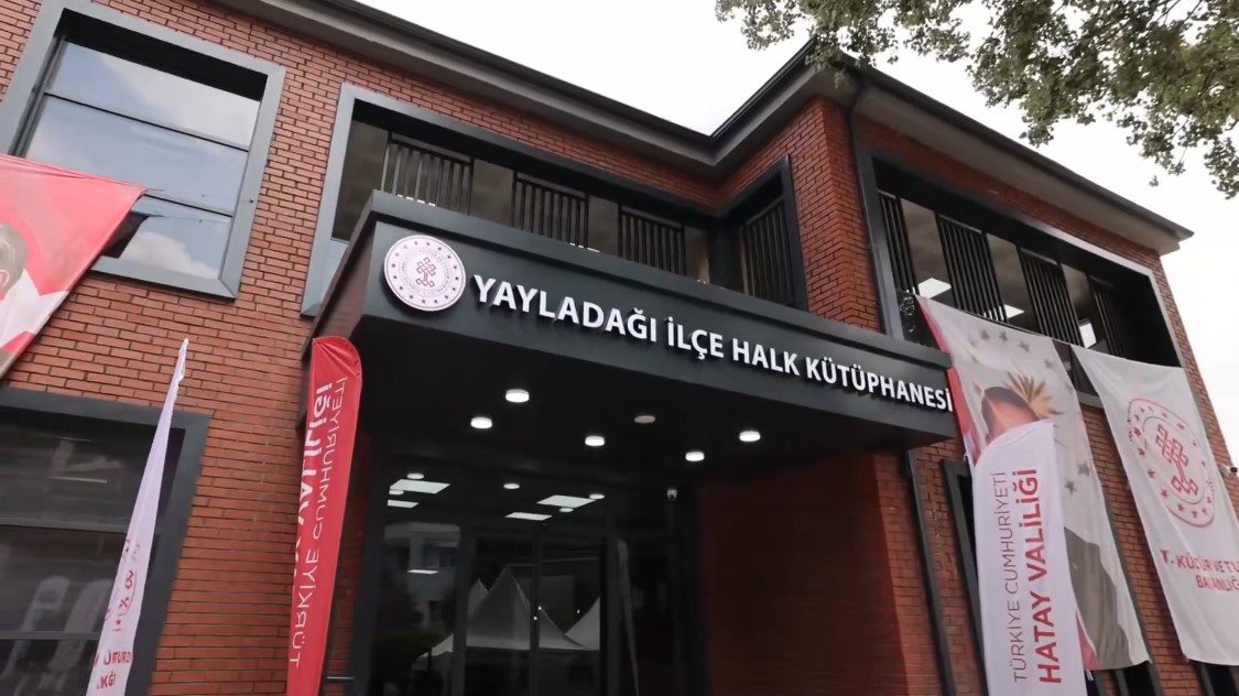 YAYLADAĞI İLÇE HALK KÜTÜPHANESİ HİZMETE AÇILDI