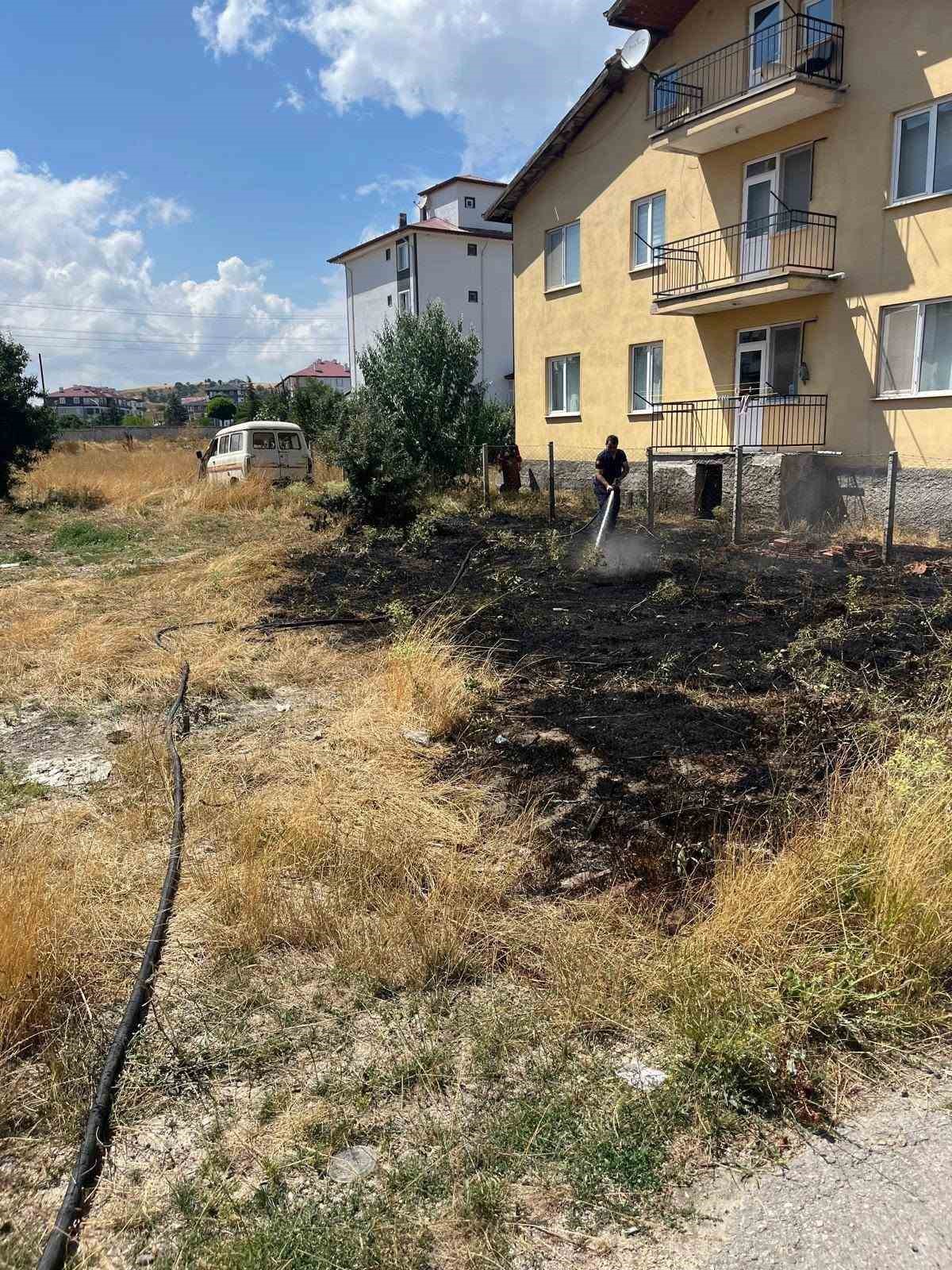 BOLU’DA 2 KÖY VE 1 MAHALLEDE OT YANGINI