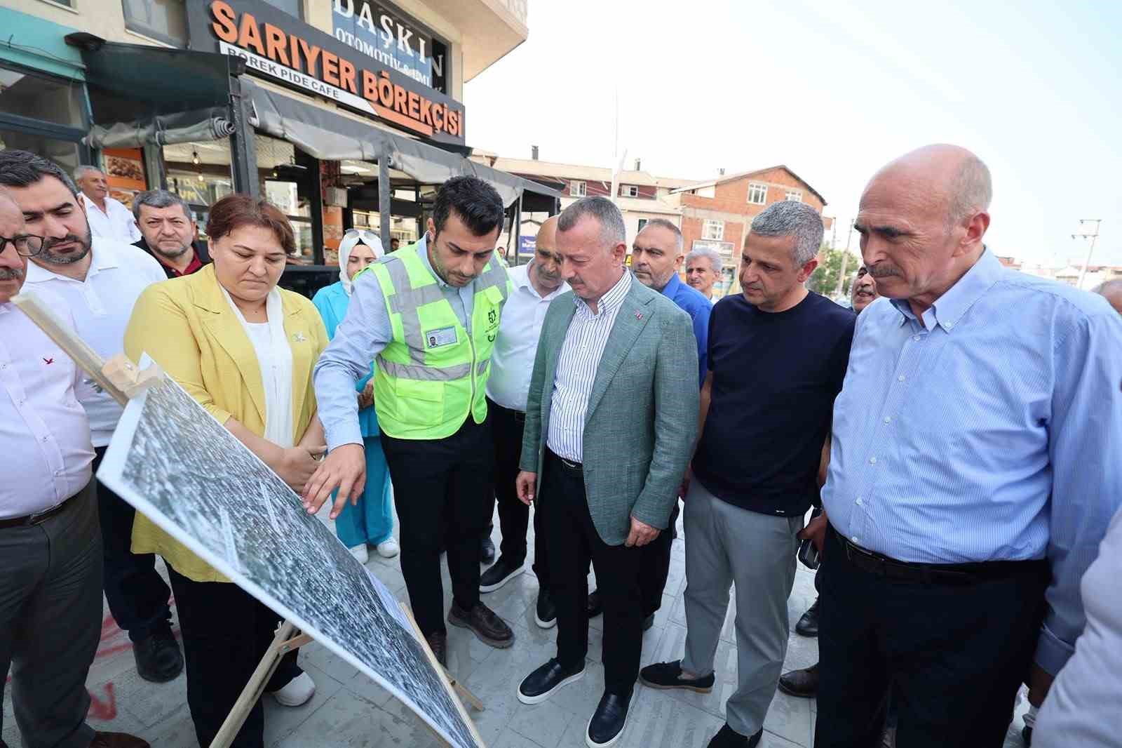 BÜYÜKAKIN ÇAYIROVA’DA PROJELERİ YERİNDE İNCELEDİ, ESNAFLA BULUŞTU