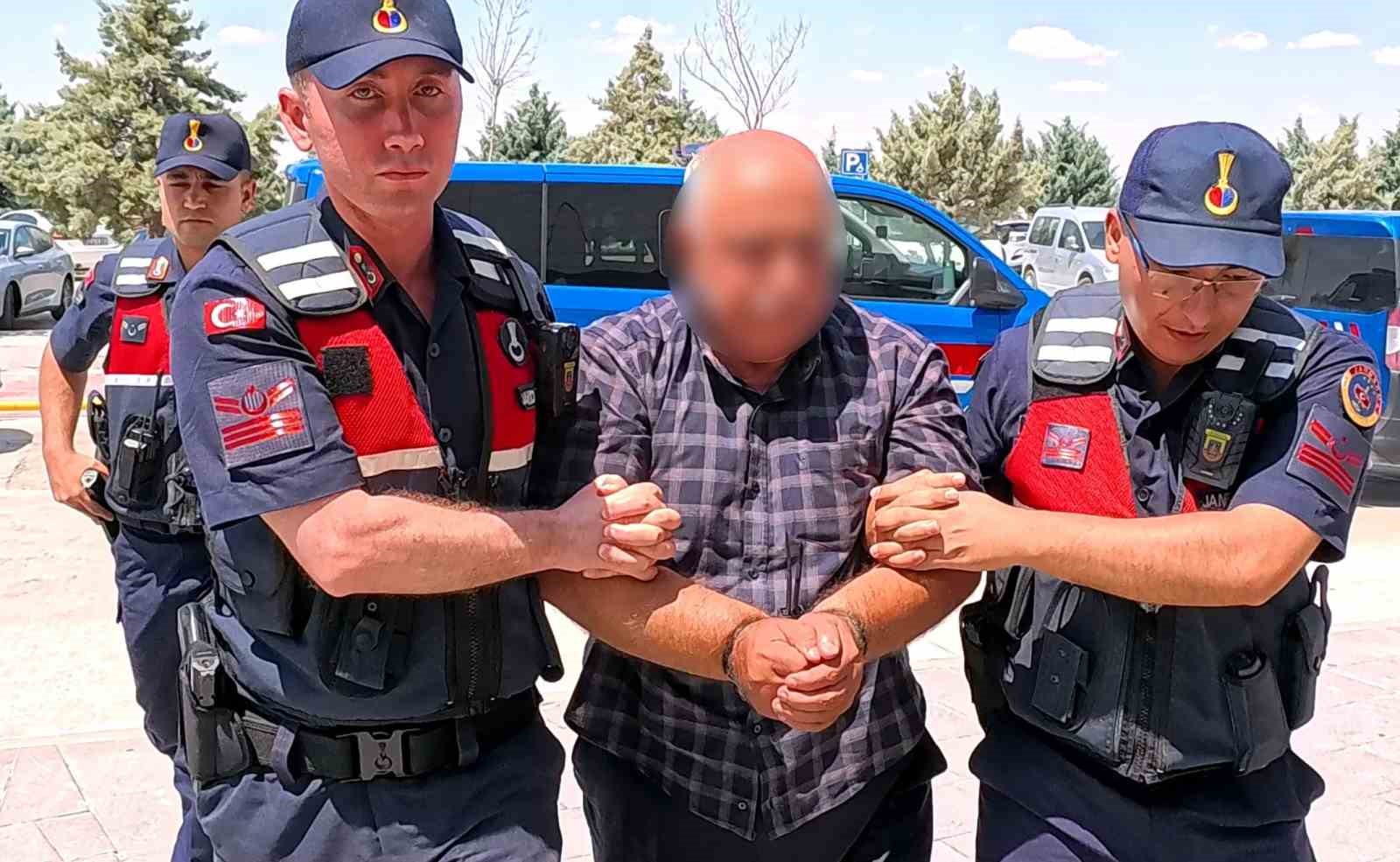 AKSARAY’DA 2 KİŞİYİ TABANCAYLA ÖLDÜREN ZANLI ADLİYEYE SEVK EDİLDİ