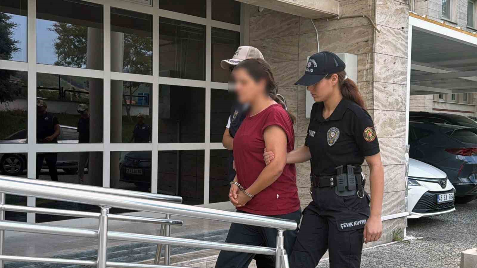 DARBECİ FETÖ’CÜ BURKAY KARATEPE’NİN ABLASI ADLİYEYE SEVK EDİLDİ
