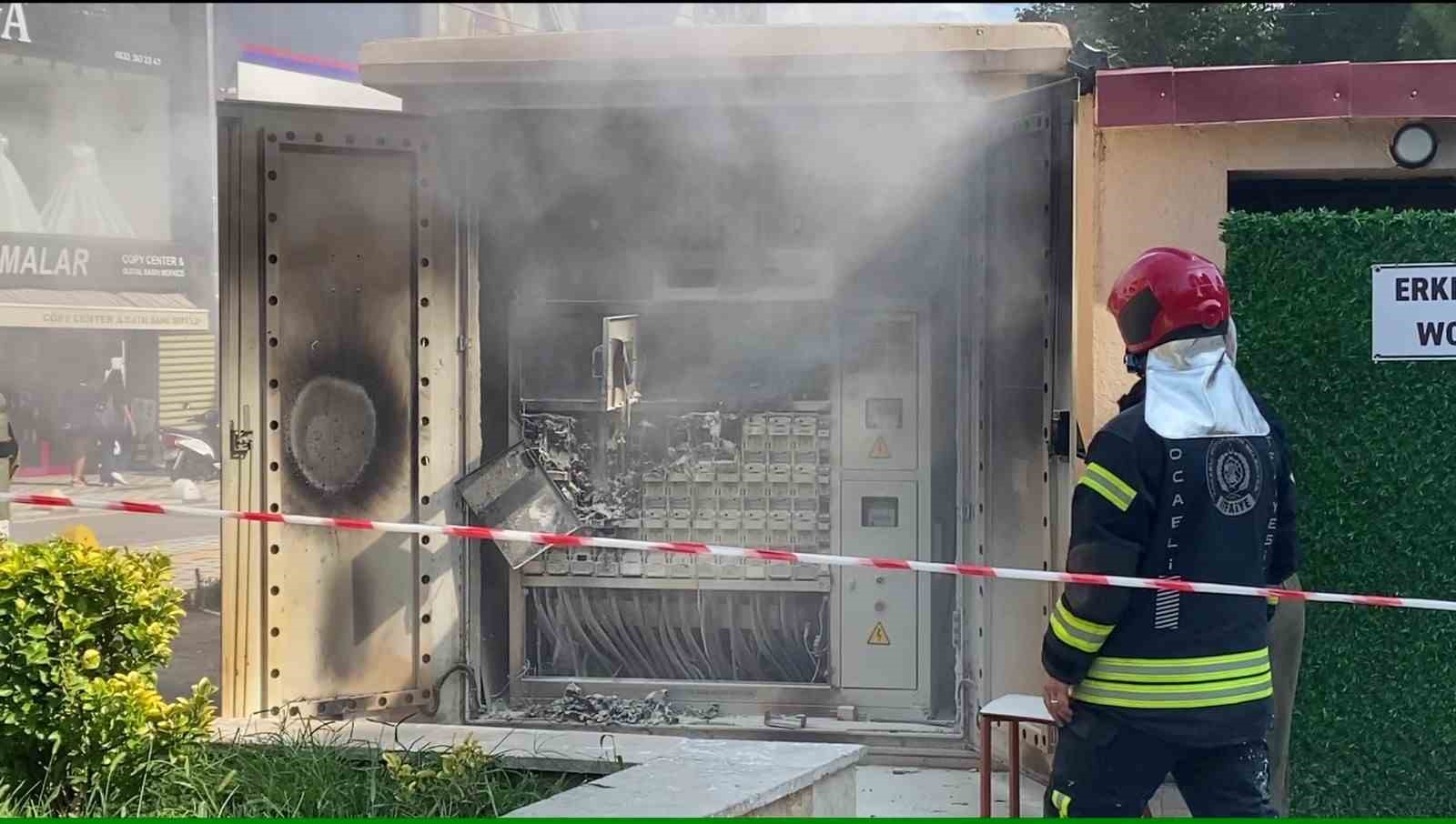 İZMİT MERKEZDE ELEKTRİK PANOSU YANGINI