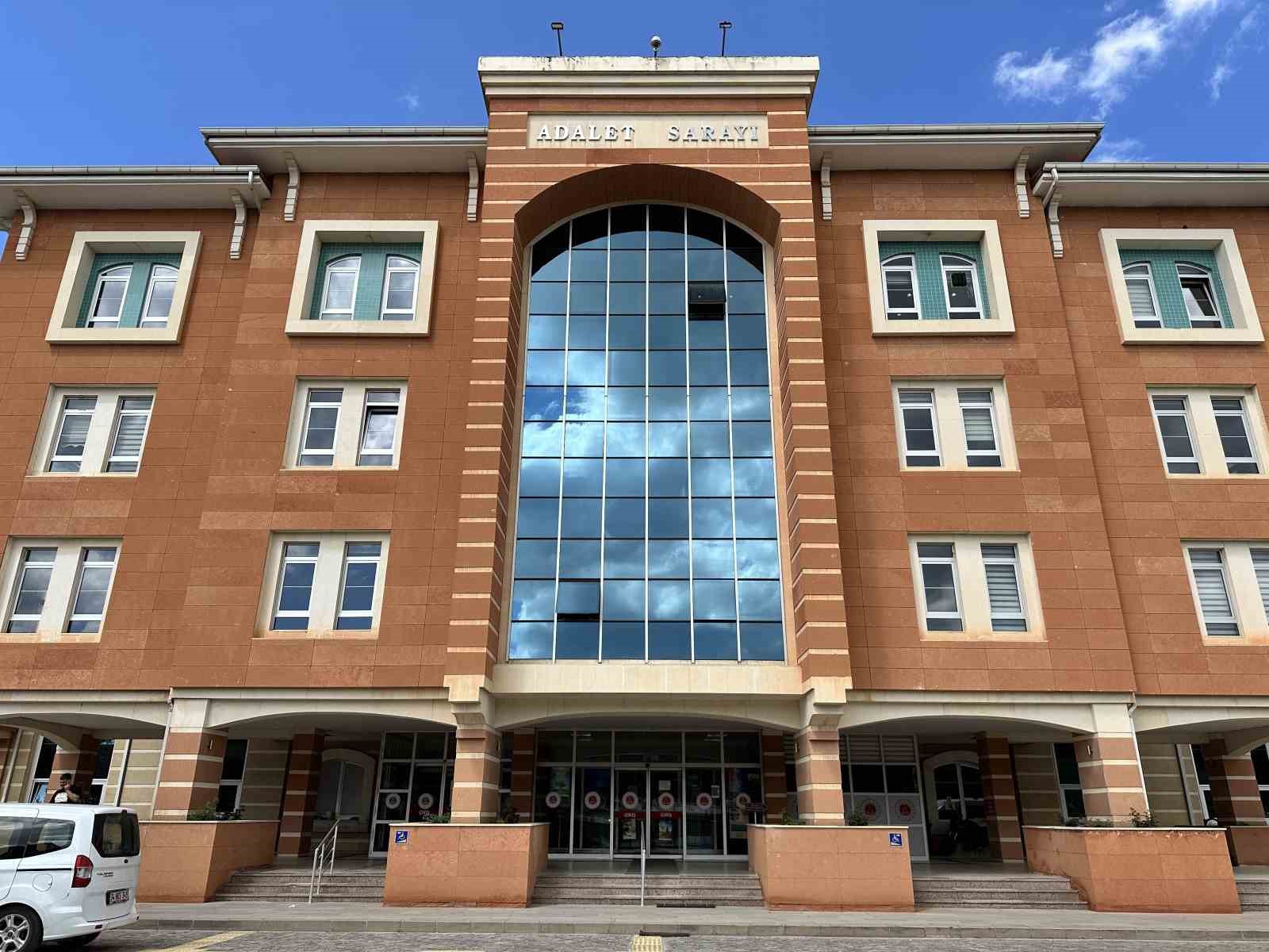 CİNSEL İSTİSMAR 32 YIL CEZA ALMIŞTI, KARAR İSTİNAFTAN DÖNÜNCE YENİDEN YARGILANMAYA BAŞLADI
